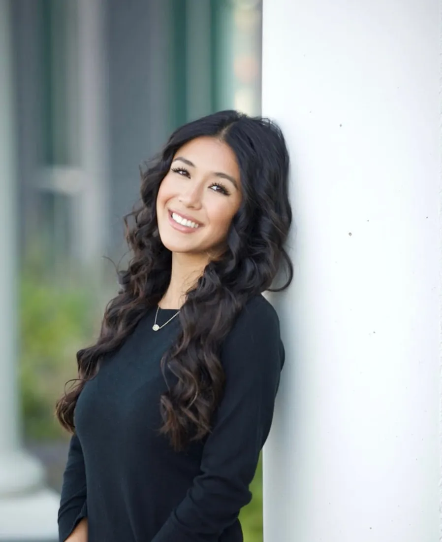 Elizabeth Vijan headshot, Chaparral Park resident and 85250 real estate agent with the Tackett Team at eXp Realty